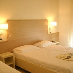 Hotel Ghirlandina Римини комната для гостей фото 3