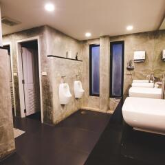 D Hostel Bangkok Бангкок ванная