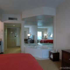 Отель Country Inn & Suites by Radisson, Calgary-Airport, AB Канада, Калгари - отзывы, цены и фото номеров - забронировать отель Country Inn & Suites by Radisson, Calgary-Airport, AB онлайн удобства в номере фото 2