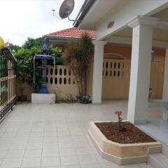 Отель Champion House Pool Villa