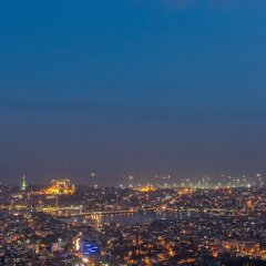 Hilton Istanbul Bomonti Hotel & Conference Center Турция, Стамбул - 7 отзывов об отеле, цены и фото номеров - забронировать отель Hilton Istanbul Bomonti Hotel & Conference Center онлайн балкон