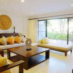 Отель Santi Pura Residences комната для гостей