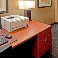 Отель Holiday Inn Express Stony Brook банкомат