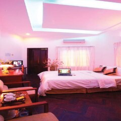 APT EZ Holidays Hotel Ханой комната для гостей фото 4