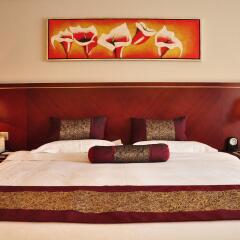 Noahs Hotel Suzhou сейф в номере