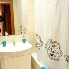 Отель With one Bedroom in Santa Cruz, With Wonderful sea View, Enclosed Garden and Wifi - 1 km From the Beach Португалия, Санта-Крус - отзывы, цены и фото номеров - забронировать отель With one Bedroom in Santa Cruz, With Wonderful sea View, Enclosed Garden and Wifi - 1 km From the Beach онлайн ванная