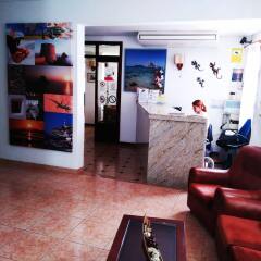 Отель Hostal Horizonte Испания, Сан-Антони-де-Портмань - 1 отзыв об отеле, цены и фото номеров - забронировать отель Hostal Horizonte онлайн интерьер отеля фото 3
