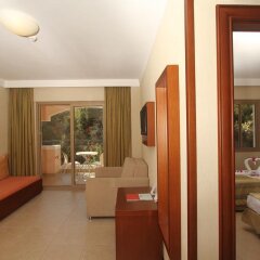 Апартаменты Club Aida Apartments комната для гостей
