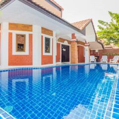 Отель Baan Kanittha - 4 Bedrooms Garden Villa бассейн фото 2
