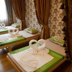 Alisha Court Hotel & Residence Бангкок спа