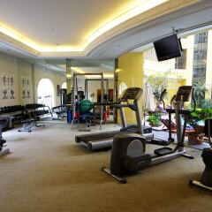 Отель Four Seasons Place фитнесс-зал фото 3