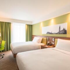 Отель Hampton by Hilton Hamburg City Centre комната для гостей фото 2