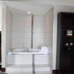 Отель Holiday Inn Express & Suites Geneva Finger Lakes спа