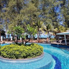Отель Holiday Inn Resort Phuket Mai Khao Beach бассейн фото 3