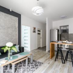 Отель M&R Apartament Airport Konstruktorska 7 комната для гостей