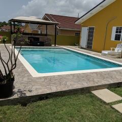 Отель Zades Vacation Home Ямайка, Очо-Риос - отзывы, цены и фото номеров - забронировать отель Zades Vacation Home онлайн бассейн фото 2