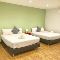 Отель Resort M - Mrt Huai Kwang Бангкок сейф в номере