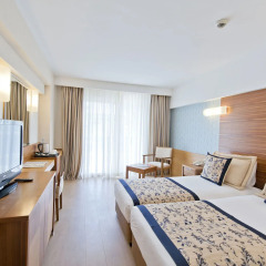 Отель Trendy Side Beach - All Inclusive - Adults Only комната для гостей фото 3