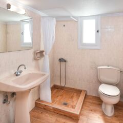 Отель Pension Kavallaris & Apartments Греция, Остров Санторини - отзывы, цены и фото номеров - забронировать отель Pension Kavallaris & Apartments онлайн ванная фото 2