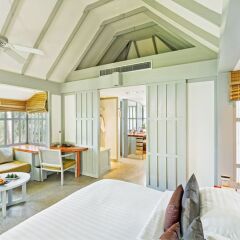 Отель The Surin Phuket 5* Стандартный номер с разными типами кроватей фото 2