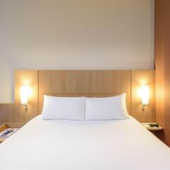 Отель Ibis Bilbao Centro комната для гостей фото 3