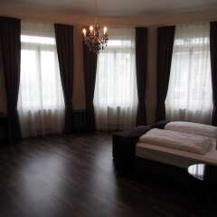 Hotel Pension Baron am Schottentor сейф в номере