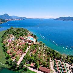 Отель Camping Villaggio Isolino Италия, Вербания - отзывы, цены и фото номеров - забронировать отель Camping Villaggio Isolino онлайн пляж