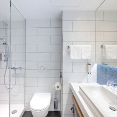 Отель Holiday Inn Express Berlin - Alexanderplatz ванная фото 2