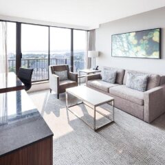 Отель DoubleTree by Hilton Hotel & Suites Victoria Канада, Виктория - отзывы, цены и фото номеров - забронировать отель DoubleTree by Hilton Hotel & Suites Victoria онлайн комната для гостей фото 4