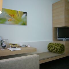 Отель H+ Hotel Salzburg Австрия, Зальцбург - 1 отзыв об отеле, цены и фото номеров - забронировать отель H+ Hotel Salzburg онлайн комната для гостей фото 5