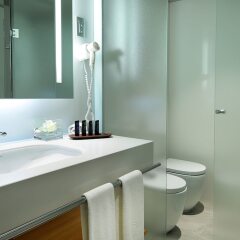 Отель Crowne Plaza Barcelona - Fira Center ванная фото 2