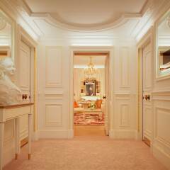 Отель Le Meurice Dorchester Collection Париж в номере