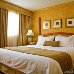 Отель Sunset Inn and Suites Канада, Ванкувер - отзывы, цены и фото номеров - забронировать отель Sunset Inn and Suites онлайн комната для гостей фото 4