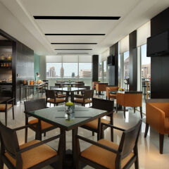 Отель Courtyard By Marriott Бангкок гостиничный бар