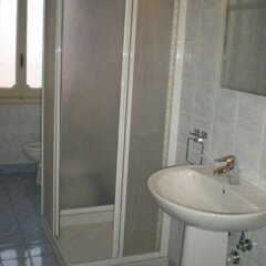 Отель B&B Bologna Old Town and Guest House Италия, Болонья - отзывы, цены и фото номеров - забронировать отель B&B Bologna Old Town and Guest House онлайн ванная