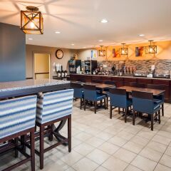Отель Best Western Lakewood Inn гостиничный бар