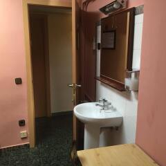 Отель Hostal Alogar Испания, Барселона - 2 отзыва об отеле, цены и фото номеров - забронировать отель Hostal Alogar онлайн ванная
