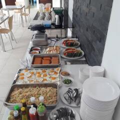 Отель The Stand By Phuket Airport Таиланд, Такуа-Тунг - отзывы, цены и фото номеров - забронировать отель The Stand By Phuket Airport онлайн питание фото 3