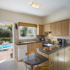 Отель Protaras Sea Star Villa в номере фото 2