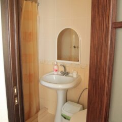 Гостиница Гостевой дом Южанка (закрыт) в Анапе отзывы, цены и фото номеров - забронировать гостиницу Гостевой дом Южанка (закрыт) онлайн Анапа ванная