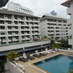 Апартаменты Jomtien Good Luck Apartment Паттайя бассейн