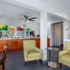 Отель Days Inn And Suites Mesa США, Меса - отзывы, цены и фото номеров - забронировать отель Days Inn And Suites Mesa онлайн гостиничный бар