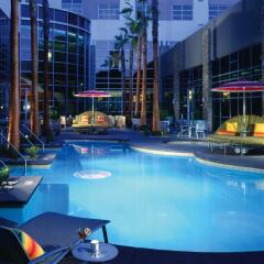 Renaissance Las Vegas Hotel с домашними животными
