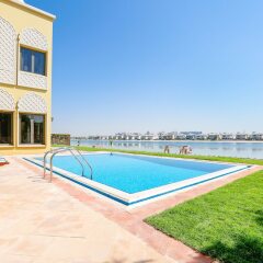 Отель E&T Holiday Homes - Signature Villa K бассейн
