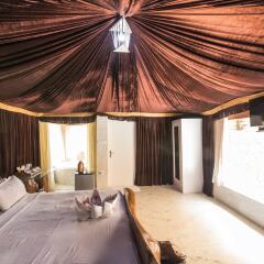 Отель Lohagarh Fort Resort сейф в номере