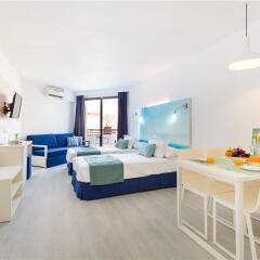 Апартаменты Plazamar Apartments комната для гостей фото 2