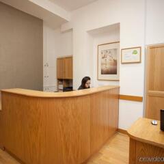 Апартаменты Studios 2 Let Serviced Apartments - Cartwright Gardens интерьер отеля