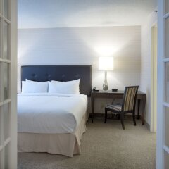 Отель Cambridge Suites Toronto Канада, Торонто - 1 отзыв об отеле, цены и фото номеров - забронировать отель Cambridge Suites Toronto онлайн с домашними животными