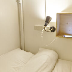 Liveitup Asok Hostel Бангкок комната для гостей