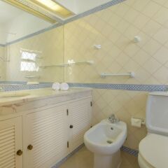 Отель Vila Gaivota Португалия, Феррагуду - отзывы, цены и фото номеров - забронировать отель Vila Gaivota онлайн ванная фото 2